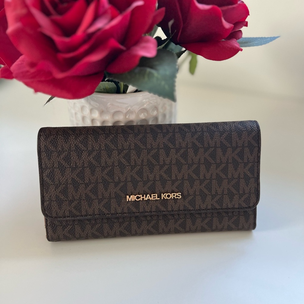 Michael Kors Jet Set Travel Brown Trifold Wallet Case